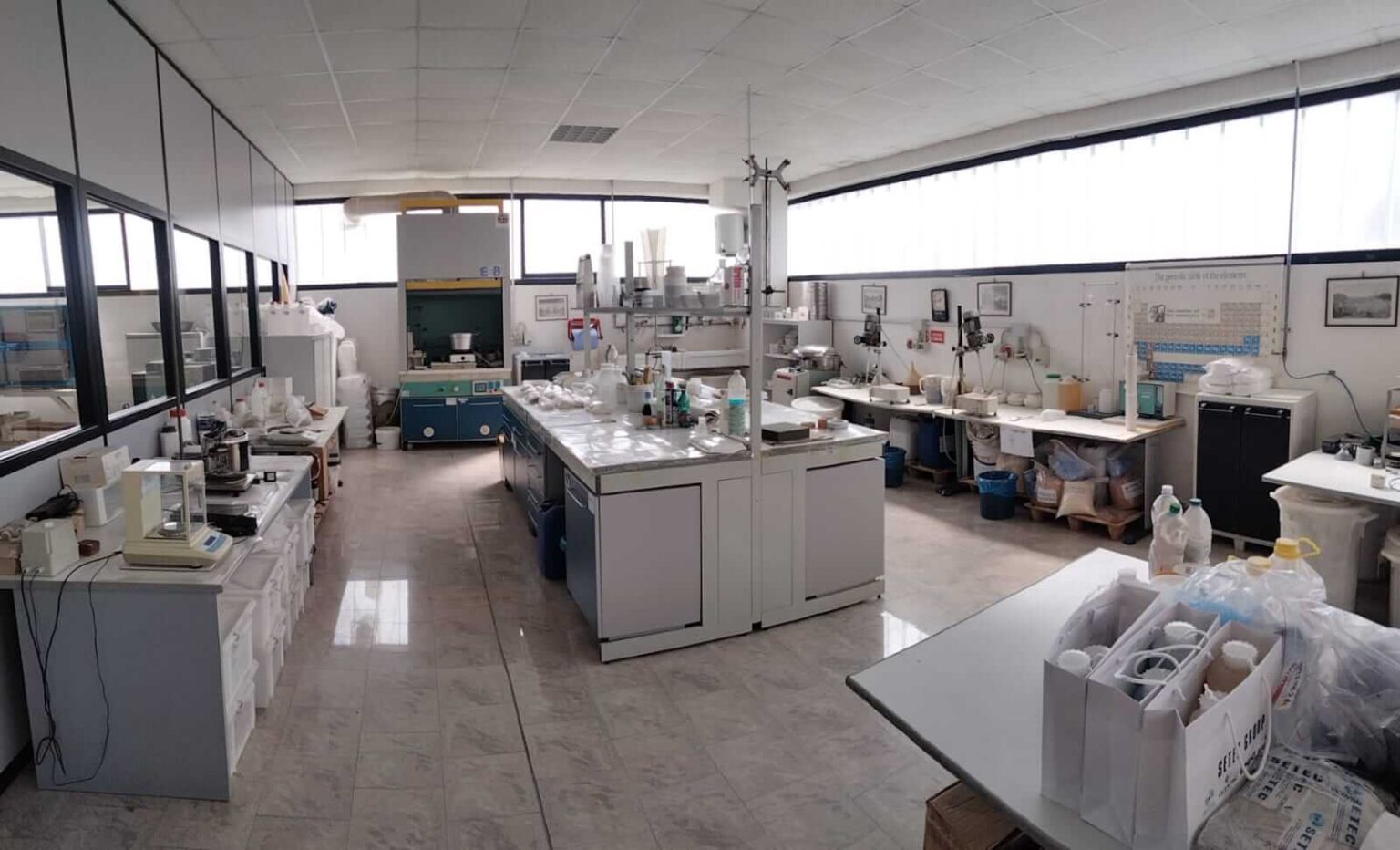 Analyses and laboratory tests Setec